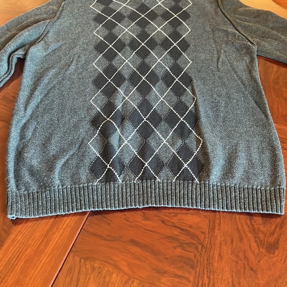 Retrofit Argyle V-Neck Sweater, Used. Size: L - Picture 4 of 7